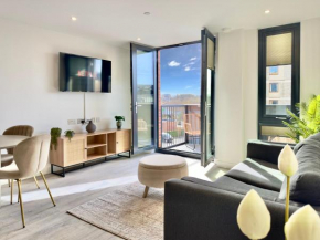 City Style Apartment with Free Secure Parking
